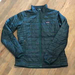 Patagonia women’s nano puff jacket- Large